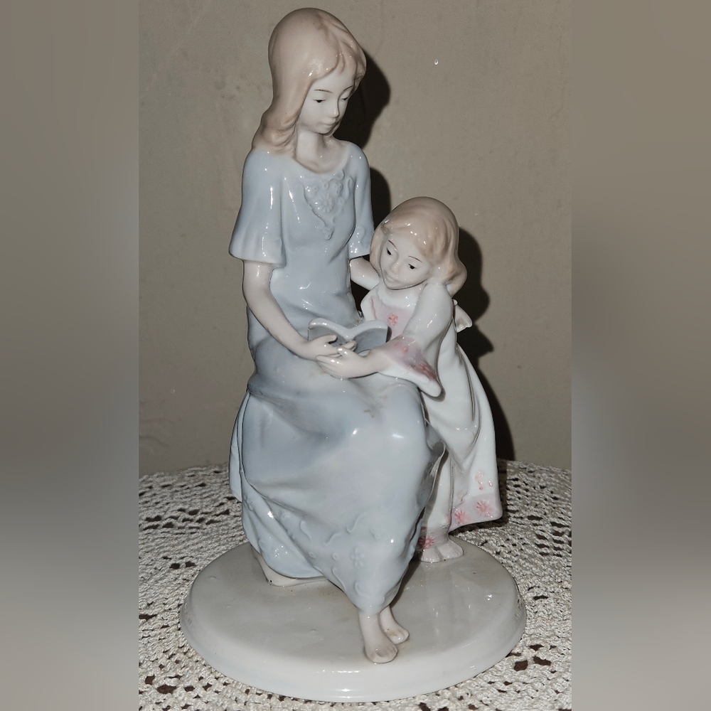 Once Upon a Time Mother and Daughter Figurine